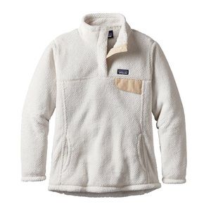 White Patagonia quarter snap